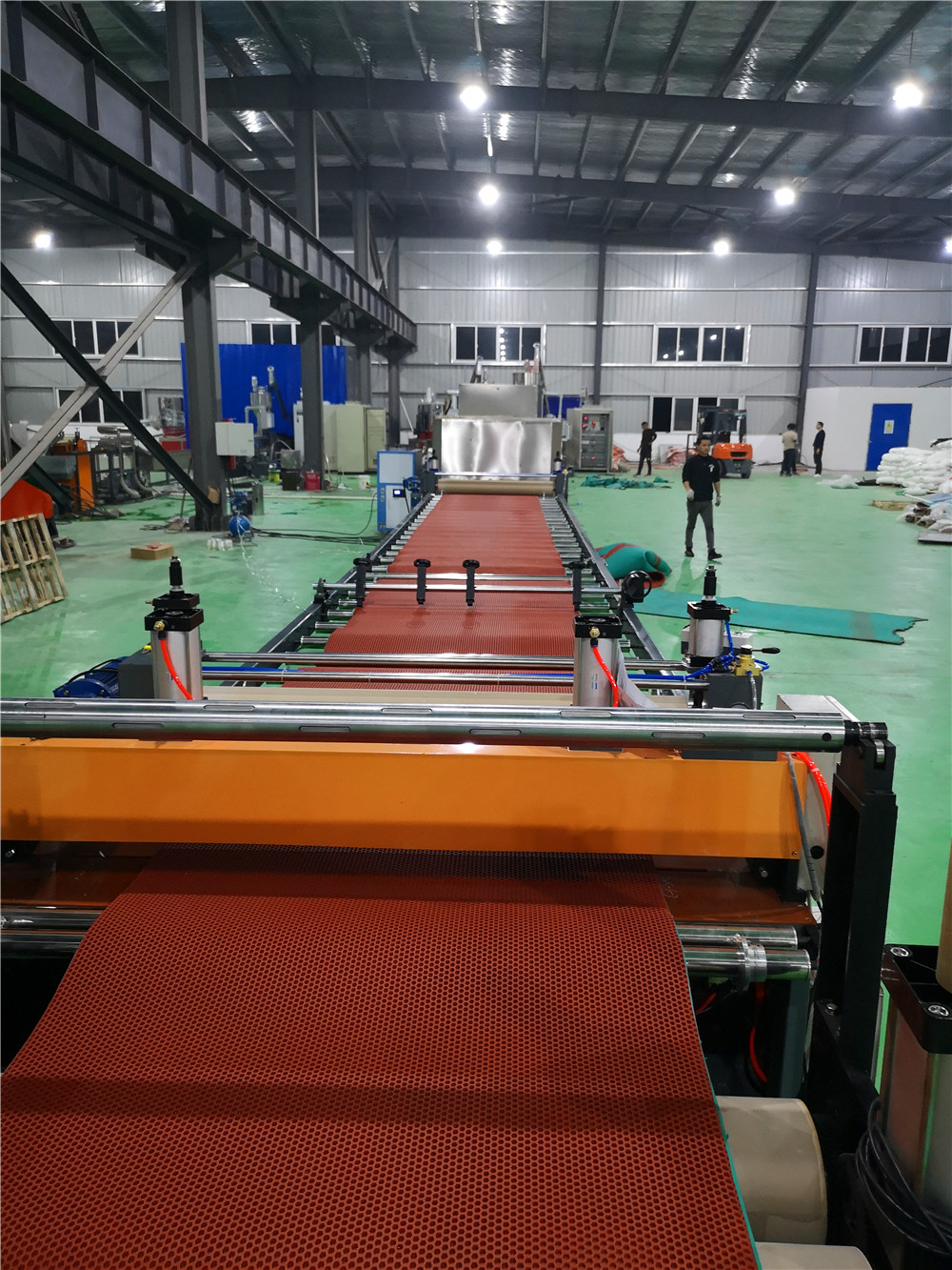 跑道卷材代加工_跑道卷材代加工_玖德隆